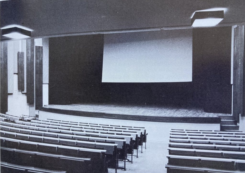 1975 Cité Universitaire